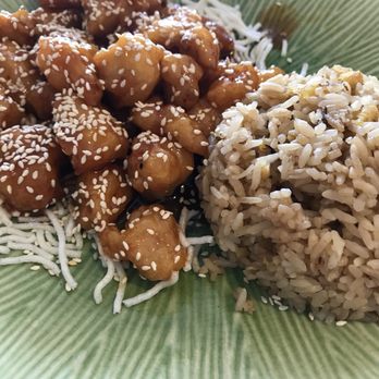 He-Xing Garden - Sesame chicken lunch special minus the crab Rangoon and soup which I already devoured:) really great sauce flavor and chicken breast meat! - Chinese Near Me - Centennial, Colorado He-Xing Garden - Sesame chicken lunch special minus the crab Rangoon and soup which I already devoured:) really great sauce flavor and chicken breast meat! - Chinese Near Me - Centennial, Colorado