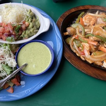 El Paraiso Mexican Grill - Fajitas tacos without tortillas - Mexican Near Me - Everett, Washington