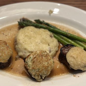 Cooper’s Hawk Winery & Restaurant - Medallions with Mash potatoes!!! Yummy - Wine Bars Near Me - Wesley Chapel, Florida