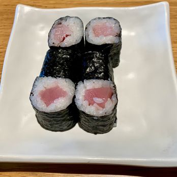 Robata Wasa - Yellowtail cut roll - Sushi Bars Near Me - Irvine, California Robata Wasa - Yellowtail cut roll - Sushi Bars Near Me - Irvine, California