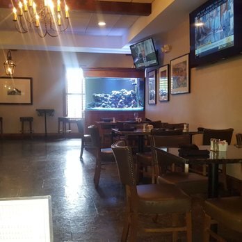 Mike Anderson's - Gonzales - Bar dining area - Seafood Near Me - Gonzales, Louisiana