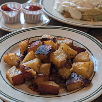 Bristol Sunset Cafe - Home fries - Breakfast & Brunch Near Me - Bristol, Rhode Island