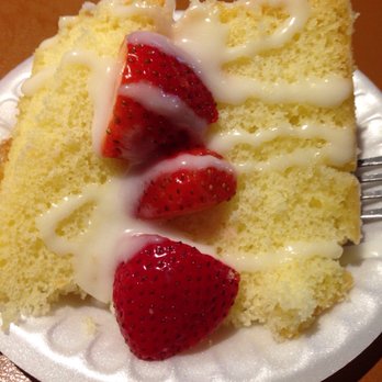 Leo's Barbeque - Strawberry banana cake! - American Near Me - Oklahoma City, Oklahoma