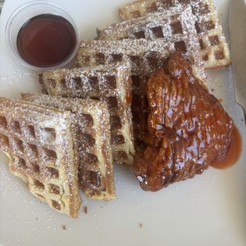 Kennedy Rooftop - Chicken and waffles - Cocktail Bars Near Me - Chicago, Illinois