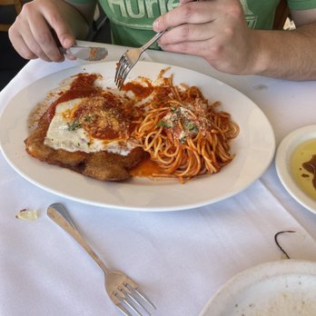 Barolo Cafe - Chicken parmasana - Italian Near Me - Tustin, California