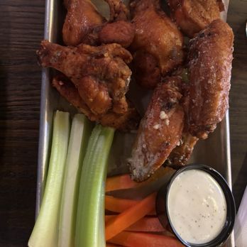 Desert Ridge Improv - Wings - Comedy Clubs Near Me - Phoenix, Arizona