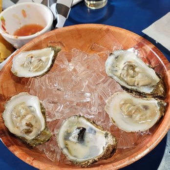 Finnigans Cove Seafood Bar & Grill - Fresh Chesapeake oysters - Seafood Near Me - Harrisonburg, Virginia Finnigans Cove Seafood Bar & Grill - Fresh Chesapeake oysters - Seafood Near Me - Harrisonburg, Virginia