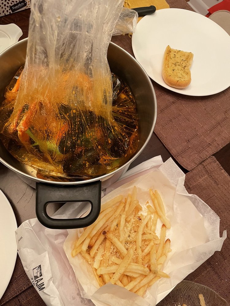 CRAB & SPICE CLOSED Updated July 2024 181 Photos & 275 Reviews 6740 Rt 53, Woodridge