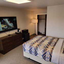 Spirit Lake City Center Motel - Even our standard rooms are large enough to be very comfortable and all rooms have 65" tvs with free HBO.