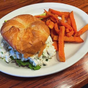 Machine Shed Restaurant - American Near Me - Waukesha, Wisconsin