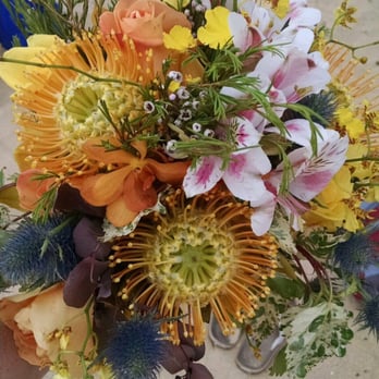 North Shore Buds & Blooms - Florists Near Me - Hanalei, Hawaii North Shore Buds & Blooms - Florists Near Me - Hanalei, Hawaii