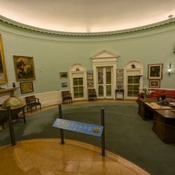Harry S. Truman Library & Museum - Mock up of Truman's Oval Office