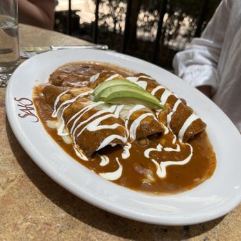 Saks - Enchiladas - Breakfast & Brunch Near Me - México, D.F., DIF