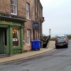 Barrels Ale House - The Barrels ale house is a stones throw away from Berwick's ancient stone bridge.