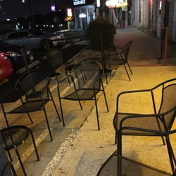 Who's Who Cocktails - Quaint little outdoor area