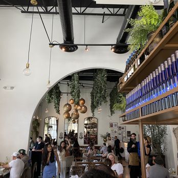 Ammatoli - Bright rejuvenating ambiance - Mediterranean Near Me - Long Beach, California