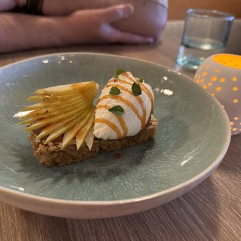 Driftwood - Hazelnut cake - Seafood Near Me - Seattle, Washington
