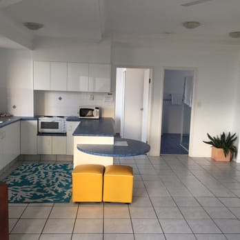 Komune Resort - Comfortable room with kitchen - Resorts Near Me - Coolangatta, QLD