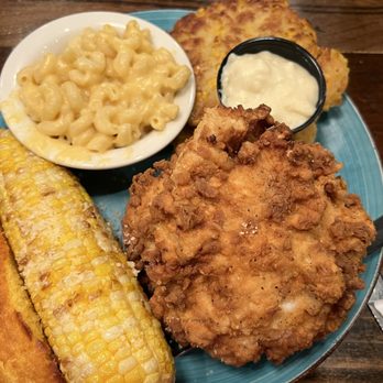 Ramsey's Diner - Lexington - Fried chicken platter - Southern Near Me - Lexington, Kentucky