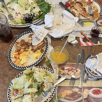 Black Bear Diner Fresno - Two adults barely touched their salads and two kids refused to eat their breakfast plates - Diners Near Me - Fresno, California Black Bear Diner Fresno - Two adults barely touched their salads and two kids refused to eat their breakfast plates - Diners Near Me - Fresno, California