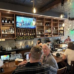 Gaston Brewing Restaurant - Bar area