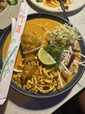 SpoonFull Thai Kitchen & Bar by null