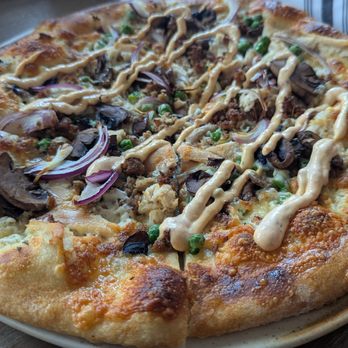 Farm & Fire - Wood-fired rotisserie chicken pizza - Canadian (New) Near Me - Banff, Alberta Farm & Fire - Wood-fired rotisserie chicken pizza - Canadian (New) Near Me - Banff, Alberta