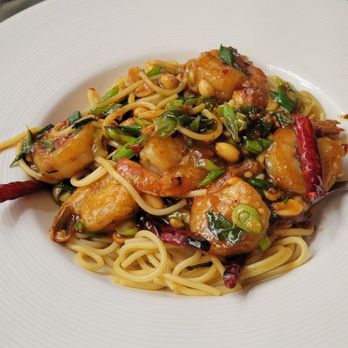 California Pizza Kitchen - Pizza Near Me - Tysons, Virginia