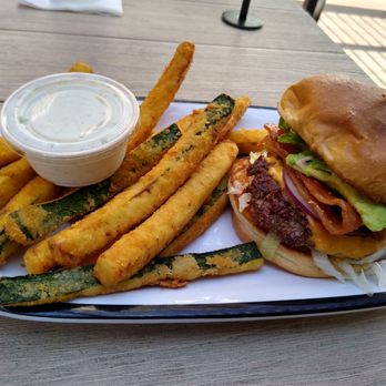 Eat Fantastic - Fantastic Burger (It wasn't lol) and some bomb ass zucchini! - Burgers Near Me - El Segundo, California