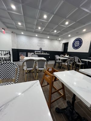 Paris Baguette by null