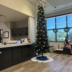 McIlwain Dental Specialists - Festive decor