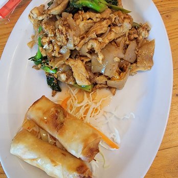 Savory Thai - Pad see ewe lunch special - Thai Near Me - Brooklyn, New York