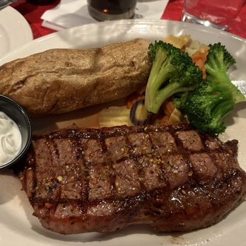 Teddy Griffin's Roadhouse - New York strip dinner - Pizza Near Me - Harbor Springs, Michigan