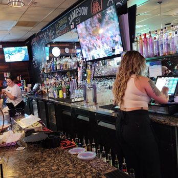 Chuck's Place - Bar - Chicken Wings Near Me - Manteca, California