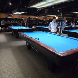 Two Stooges Sports Bar and Grill - Pool tables