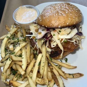 Lunchboxx - Fried Chicken Sandwich - American Near Me - Denver, Colorado