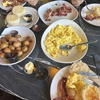The Camden Social - Brunch feast - Cocktail Bars Near Me - Minneapolis, Minnesota