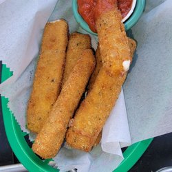 Windy City Ale House - Mozzarella sticks
