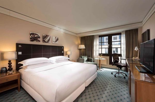 Hilton Dresden by null