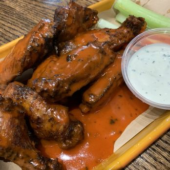 Peaceful Side Social - Wings - Breweries Near Me - Townsend, Tennessee