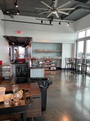 Pour Taproom: Charleston by null
