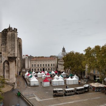 Avignon - Landmarks & Historical Buildings Near Me
