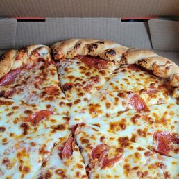 Pepperoni pizza, original crust Pepperoni pizza, original crust
