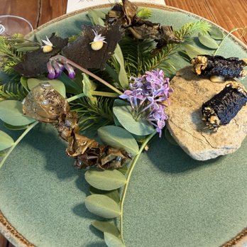 Aragosta - Kelp and seaweed appetizers - New American Near Me - Deer Isle, Maine