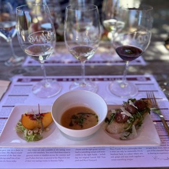 Mayo Family Winery - White wine pairing - Wineries Near Me - Glen Ellen, California Mayo Family Winery - White wine pairing - Wineries Near Me - Glen Ellen, California