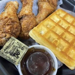 2 Chefs Southern Kitchen - Chicken & Belgian Waffles