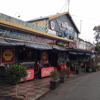Rick's Garage Diner - Pubs Near Me - Palmwoods, QLD