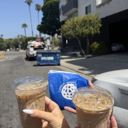 Iced latte + chocolate cookie Iced latte + chocolate cookie