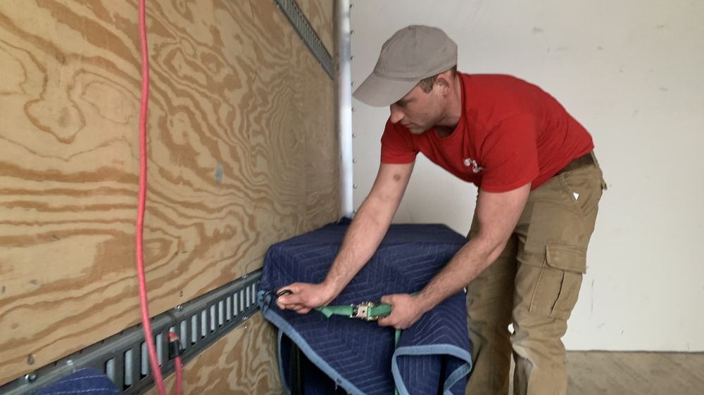MOVING MO LLC