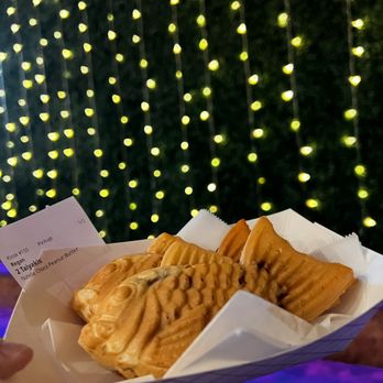 Taiyaki Sweets - Order: 2 Taiyakis - Nutella & Chocolate Peanut Butter - Desserts Near Me - Denton, Texas